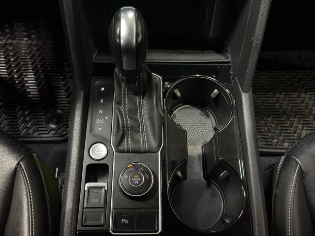 2023 Volkswagen Atlas in Burlington, WI 53105 - 18118474 30