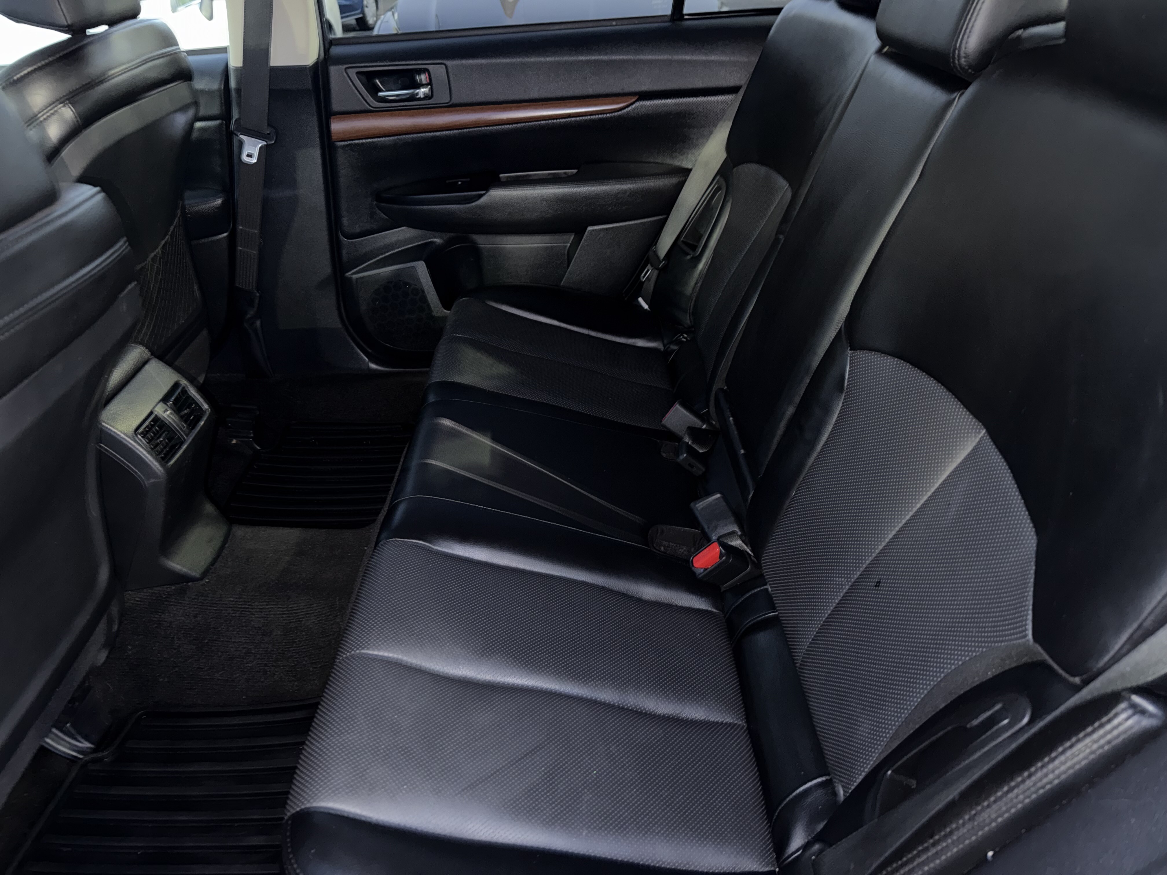 2014 Subaru Outback in Phoenix, AZ 85022 - 18118496 8