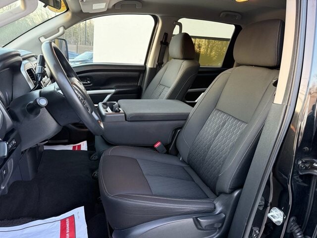 2019 Nissan Titan in Knoxville, TN 37920 - 18118499 10