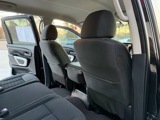 2019 Nissan Titan in Knoxville, TN 37920 - 18118499 14