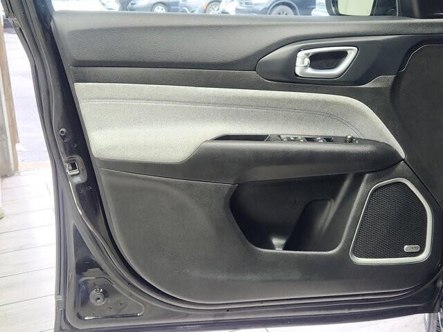 2025 Jeep Compass in Cinnaminson, NJ 08077 - 18118500 10