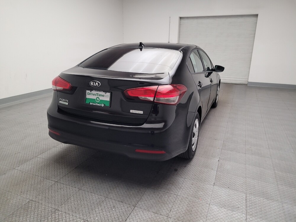 2017 Kia Forte in Bakersfield, CA 93309 - 18118509 7
