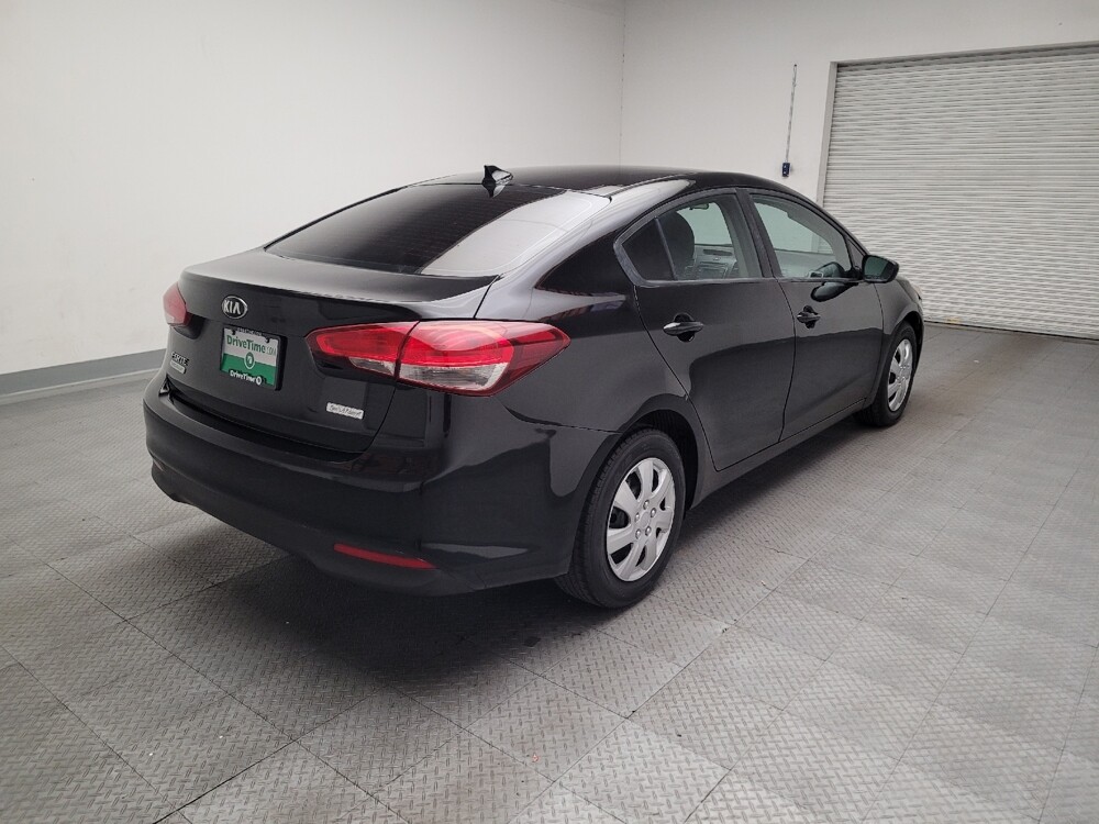 2017 Kia Forte in Bakersfield, CA 93309 - 18118509 9