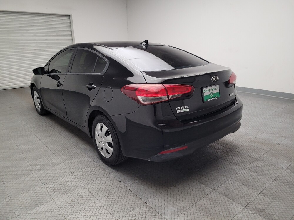 2017 Kia Forte in Bakersfield, CA 93309 - 18118509 5