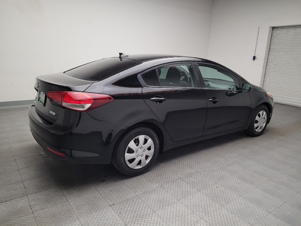 2017 Kia Forte in Bakersfield, CA 93309 - 18118509 10