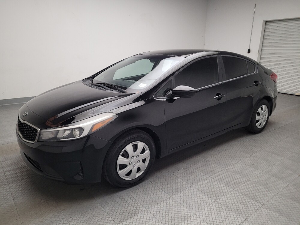 2017 Kia Forte in Bakersfield, CA 93309 - 18118509 2