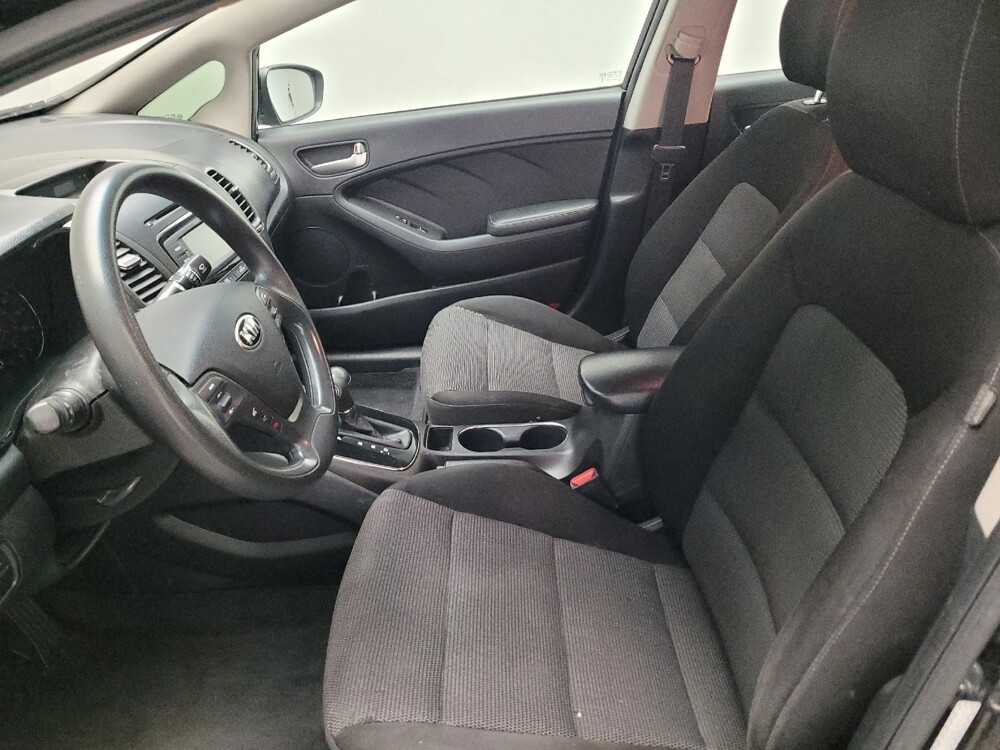 2017 Kia Forte in Bakersfield, CA 93309 - 18118509 17