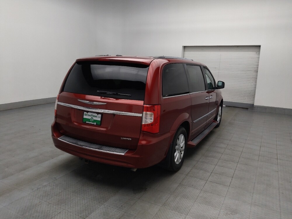 2016 Chrysler Town & Country in Union City, GA 30291 - 18118523 7