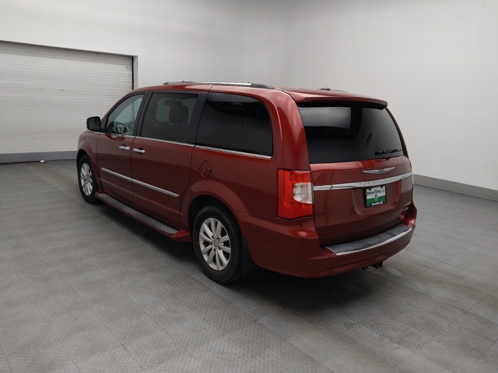 2016 Chrysler Town & Country in Union City, GA 30291 - 18118523 5