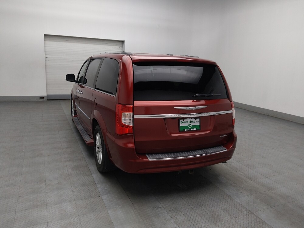 2016 Chrysler Town & Country in Union City, GA 30291 - 18118523 6