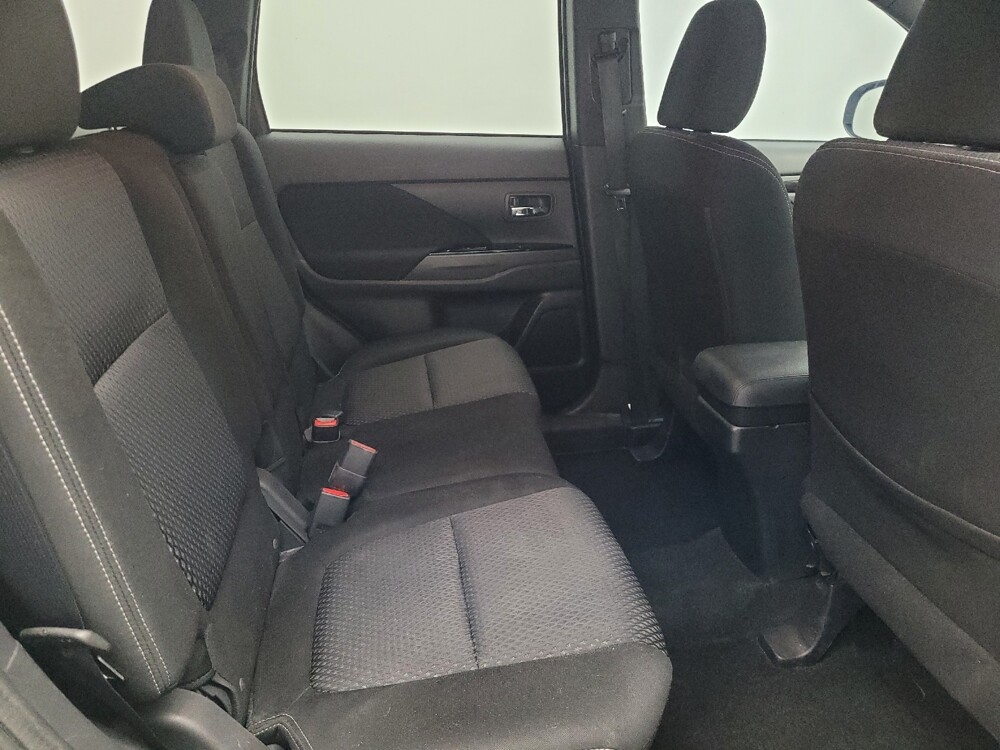 2018 Mitsubishi Outlander in West Palm Beach, FL 33409 - 18118574 19