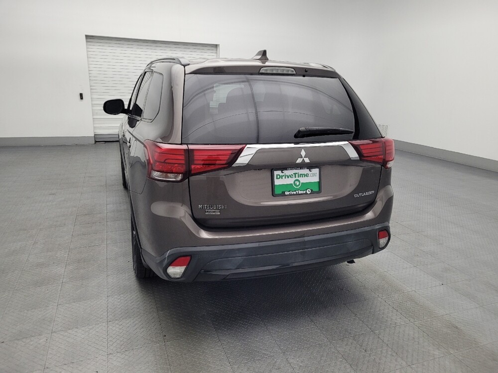 2018 Mitsubishi Outlander in West Palm Beach, FL 33409 - 18118574 6