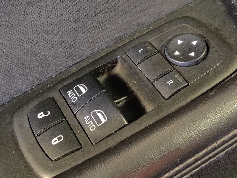 2018 Dodge Challenger in Houston, TX 77060 - 18118616 27