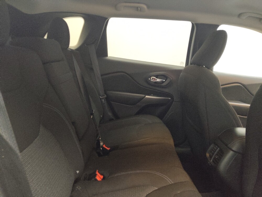 2019 Jeep Cherokee in Jackson, MS 39211 - 18118679 19