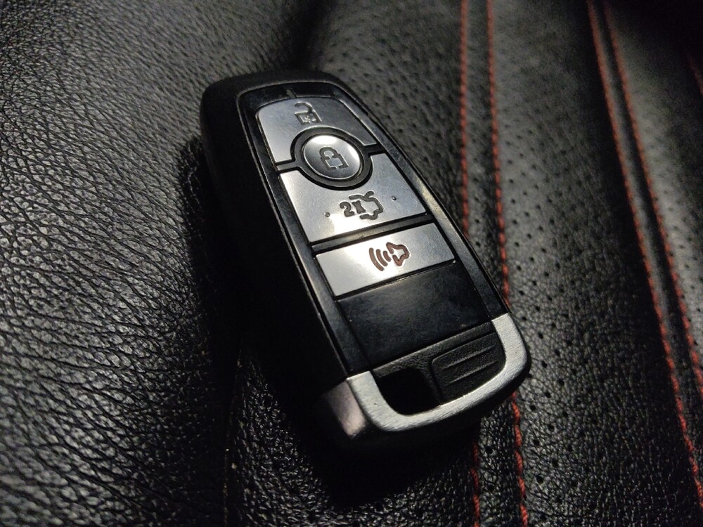 2018 Ford Fusion in Phoenix, AZ 85015 - 18118701 32