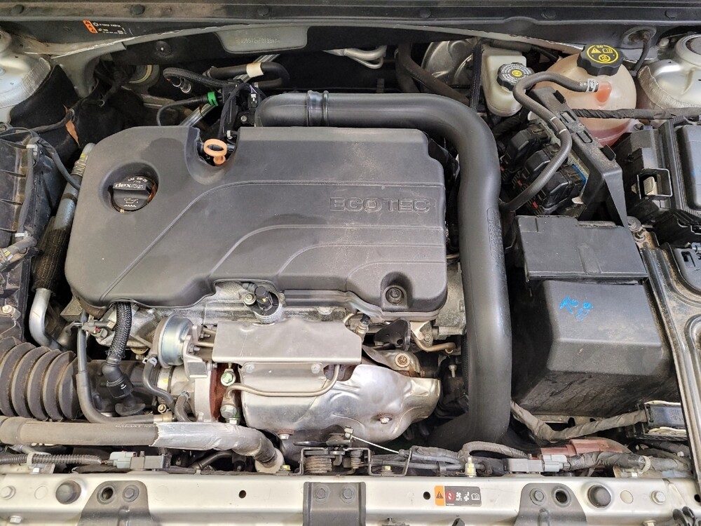 2021 Chevrolet Malibu in Columbus, OH 43228 - 18118713 30