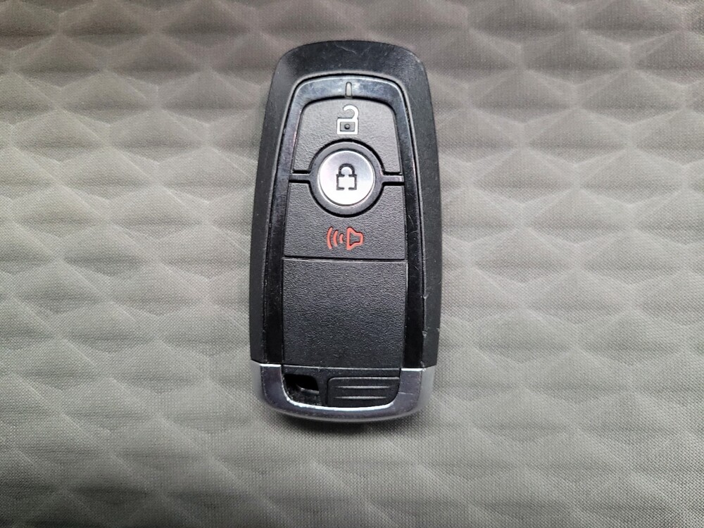 2022 Ford Escape in Las Vegas, NV 89104 - 18118725 32