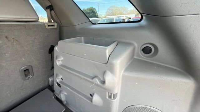 2005 Chevrolet Equinox in Greenville, SC 29607 - 18118741 23