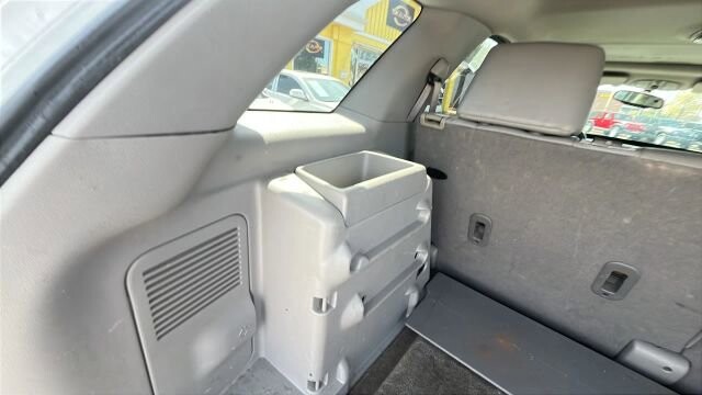 2005 Chevrolet Equinox in Greenville, SC 29607 - 18118741 24