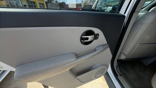 2005 Chevrolet Equinox in Greenville, SC 29607 - 18118741 27