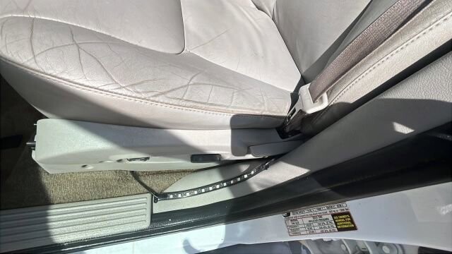 2005 Chevrolet Equinox in Greenville, SC 29607 - 18118741 32