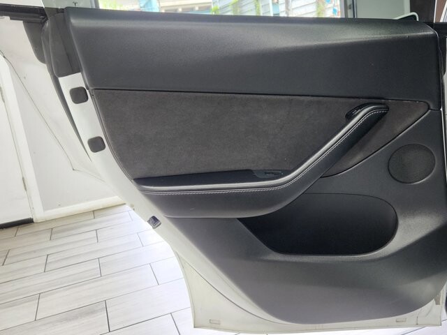 2021 Tesla Model Y in Cinnaminson, NJ 08077 - 18118742 12