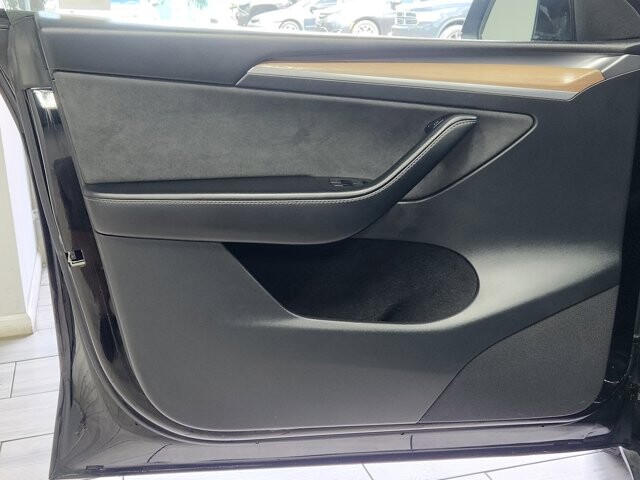 2023 Tesla Model Y in Cinnaminson, NJ 08077 - 18118746 10