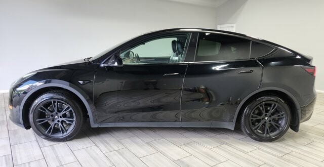 2023 Tesla Model Y in Cinnaminson, NJ 08077 - 18118746 2