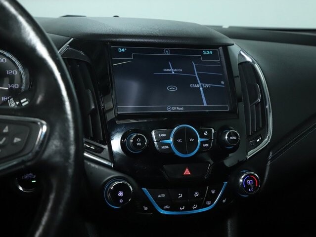 2018 Chevrolet Cruze in Bedford, OH 44146 - 18118748 26