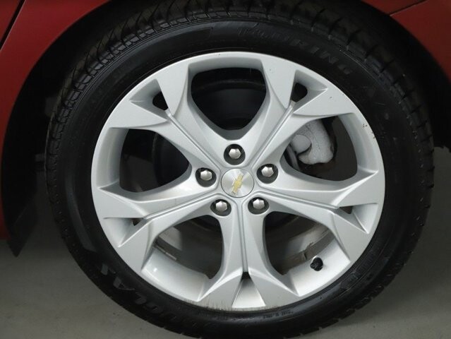 2018 Chevrolet Cruze in Bedford, OH 44146 - 18118748 38