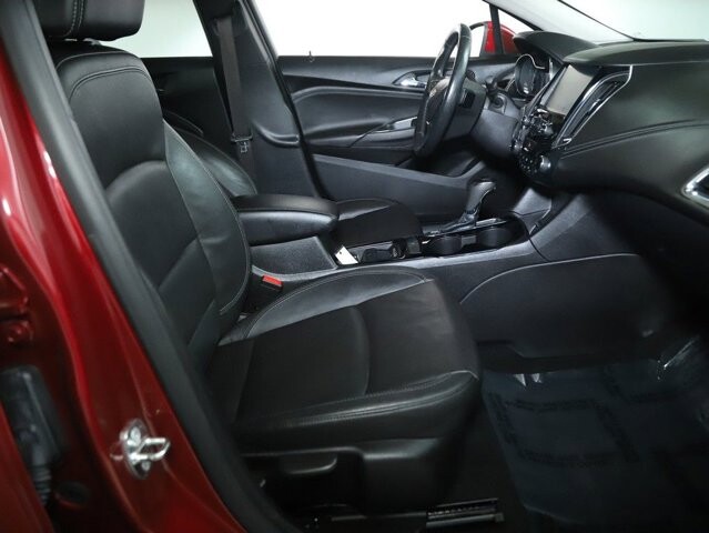 2018 Chevrolet Cruze in Bedford, OH 44146 - 18118748 33