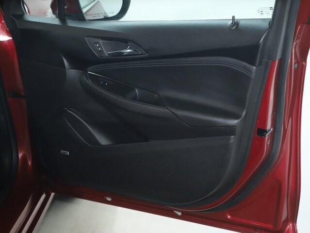 2018 Chevrolet Cruze in Bedford, OH 44146 - 18118748 32