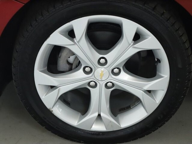 2018 Chevrolet Cruze in Bedford, OH 44146 - 18118748 36