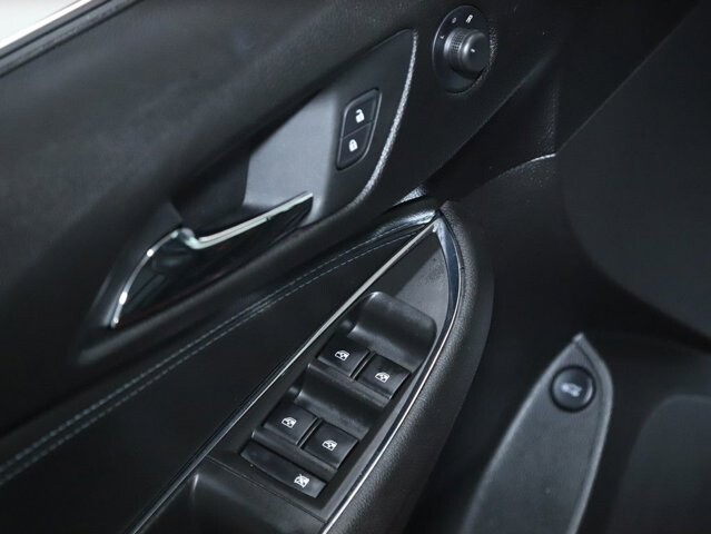 2018 Chevrolet Cruze in Bedford, OH 44146 - 18118748 16