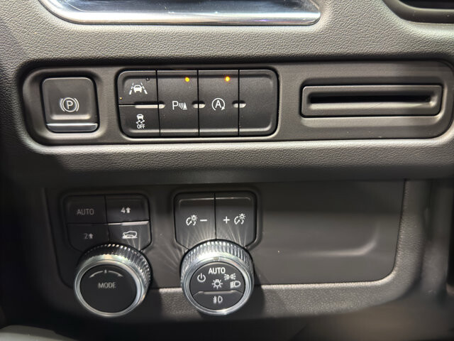 2023 GMC Yukon in Burlington, WI 53105 - 18118759 32