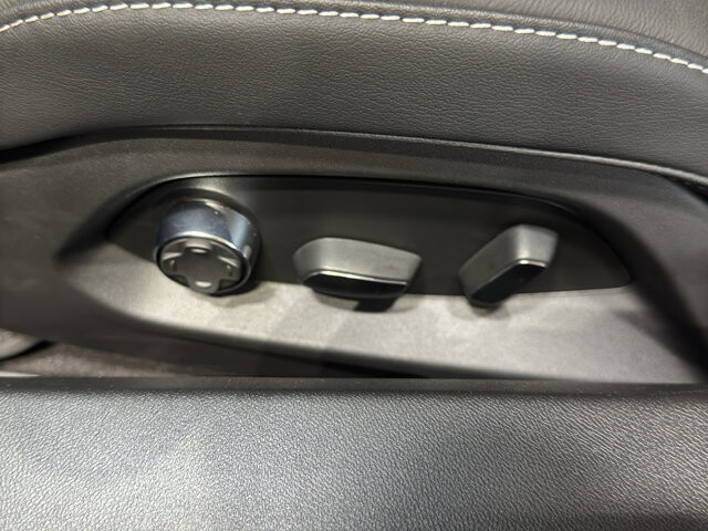 2024 Chevrolet Corvette in Burlington, WI 53105 - 18118760 12