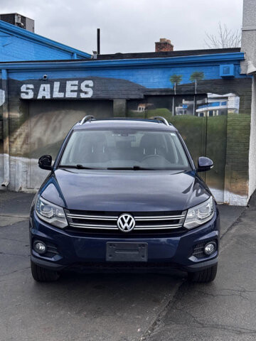 2016 Volkswagen Tiguan in Eastpointe, MI 48021 - 18118766 3