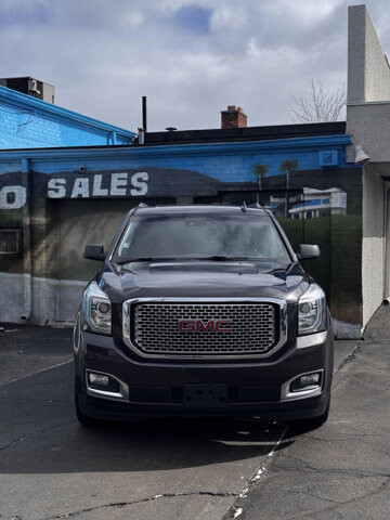 2017 GMC Yukon in Eastpointe, MI 48021 - 18118767 4