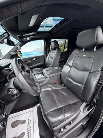 2020 Cadillac Escalade in Eastpointe, MI 48021 - 18118768 7