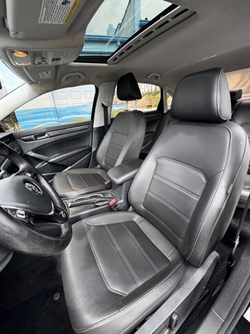 2020 Volkswagen Passat in Eastpointe, MI 48021 - 18118769 8