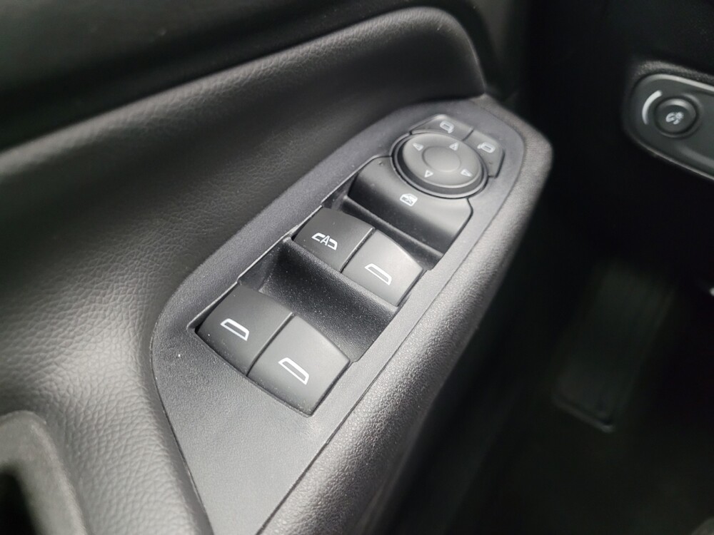 2018 Chevrolet Equinox in Mishawaka, IN 46545 - 18118780 27