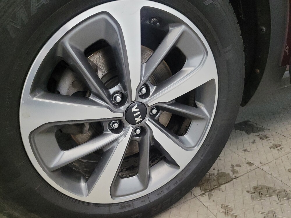 2020 Kia Sorento in Plymouth Meeting, PA 19462 - 18118789 31