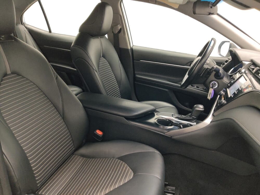 2019 Toyota Camry in Union City, GA 30291 - 18118823 21