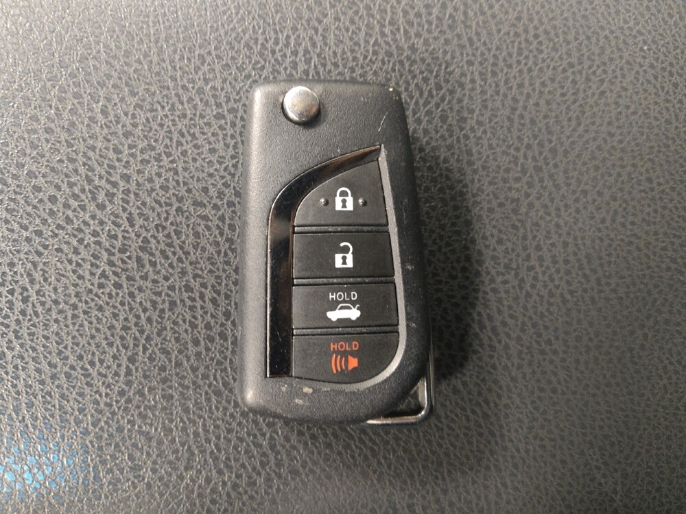 2019 Toyota Camry in Union City, GA 30291 - 18118823 32