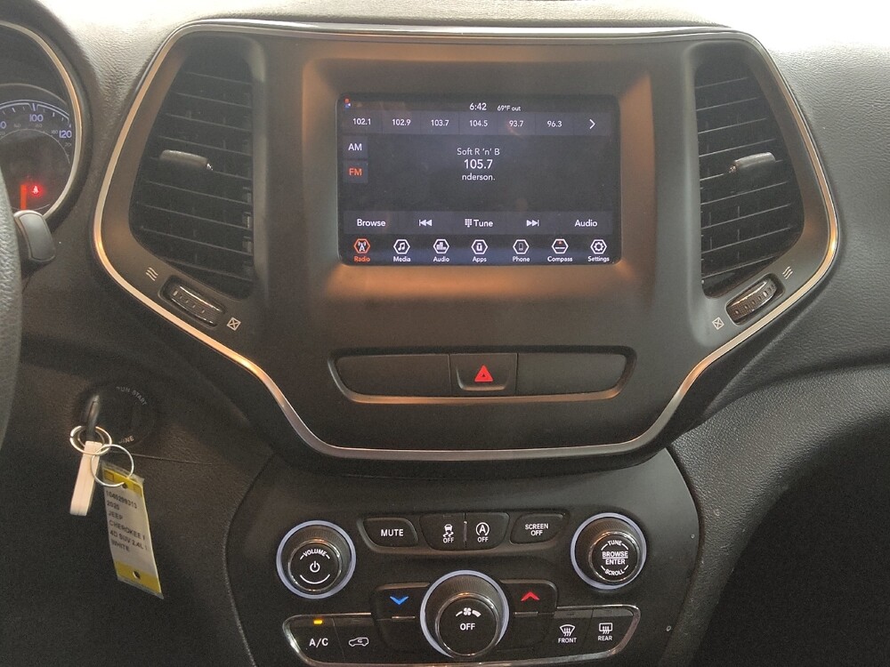 2020 Jeep Cherokee in Arlington, TX 76011 - 18118837 25