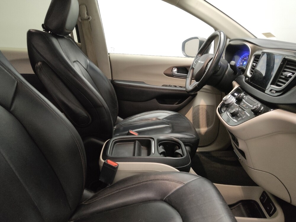 2017 Chrysler Pacifica in Lewisville, TX 75067 - 18118848 21