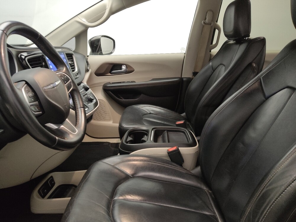 2017 Chrysler Pacifica in Lewisville, TX 75067 - 18118848 17