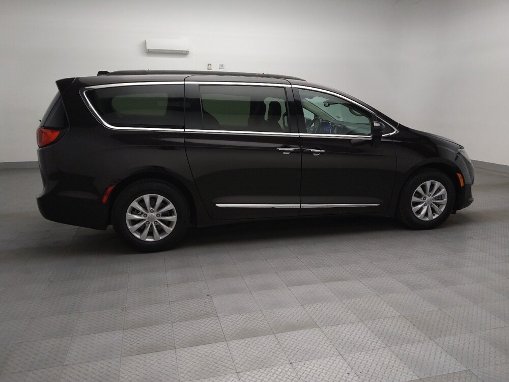 2017 Chrysler Pacifica in Lewisville, TX 75067 - 18118848 10