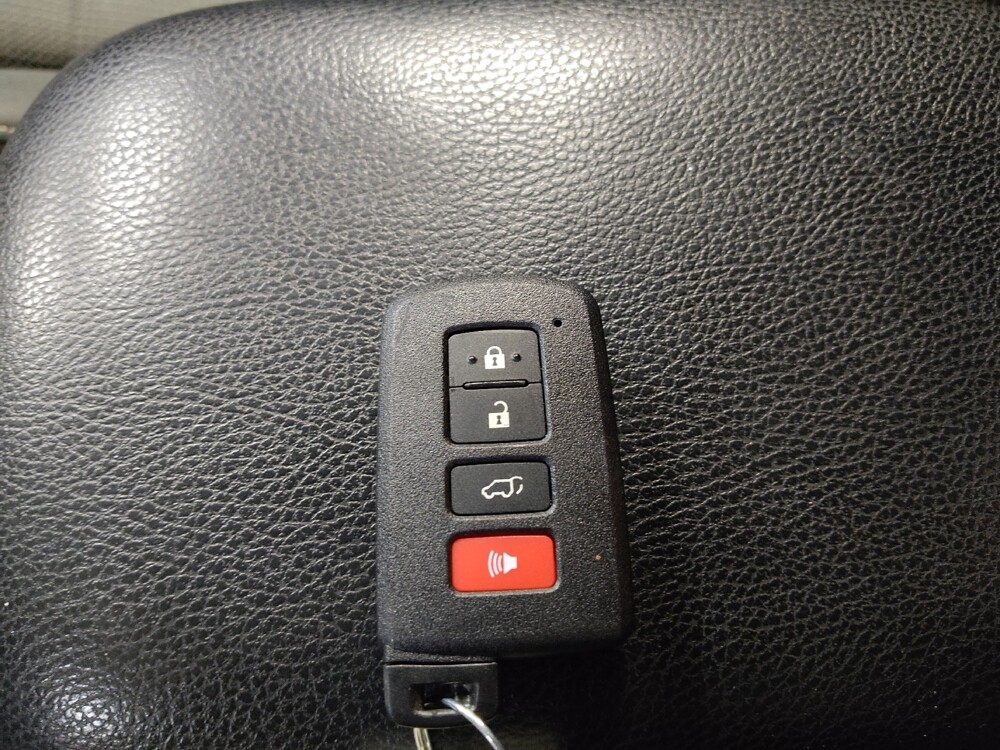 2018 Toyota RAV4 in Conway, SC 29526 - 18118871 32