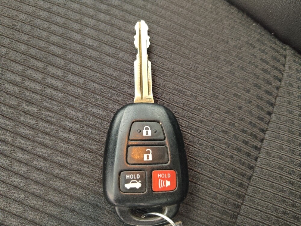 2017 Toyota Camry in Lakeland, FL 33815 - 18118889 32